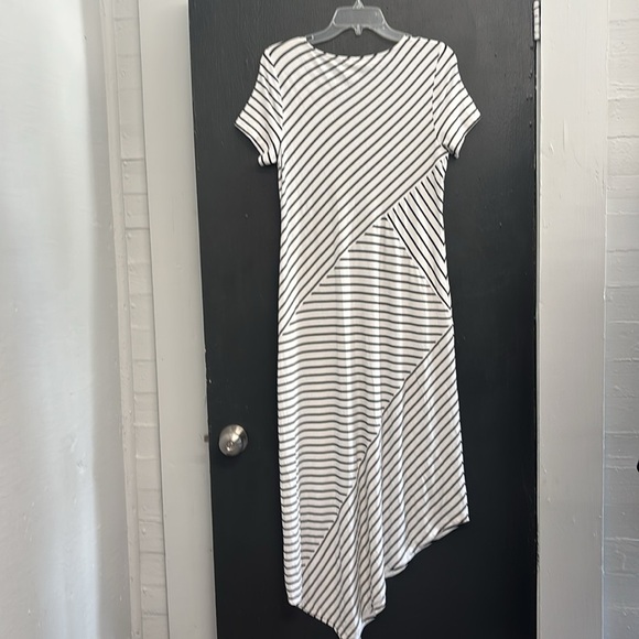 Chicos Maxi Asymmetrical Black & White Striped Dress Size 0 ( US 4-6) - Picture 6 of 7